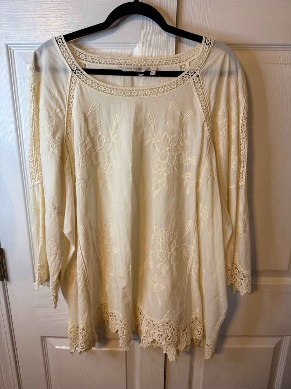 Soft Surroundings Cream Embroidered Crochet-Trim Tunic Top